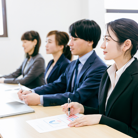 働く社員のイメージ写真